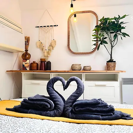 Little Nest - Old Town - Breakfast - Wifi - Ac Apartament *